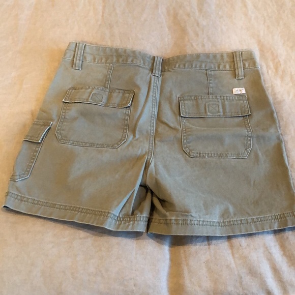 Eddie Bauer cargo shorts size 6 - Picture 2 of 4